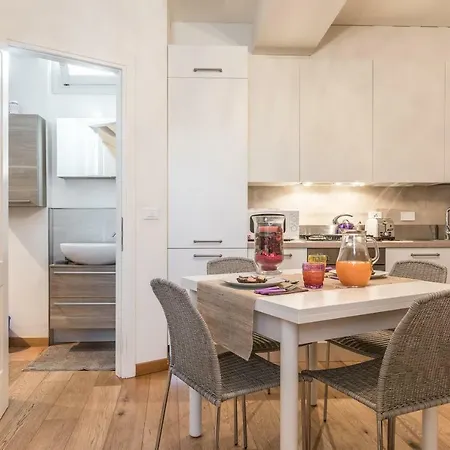 Casa Dei Poeti - Rubino Apartment *